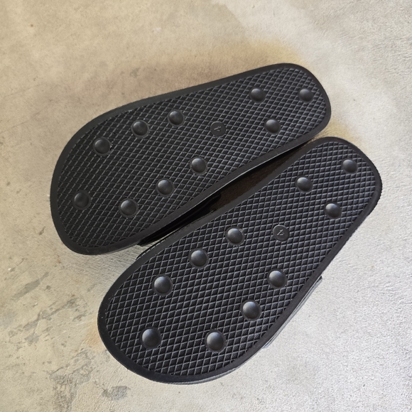 Black Slides FAUX Leather by Anwar Carrot - Picture 4 of 4